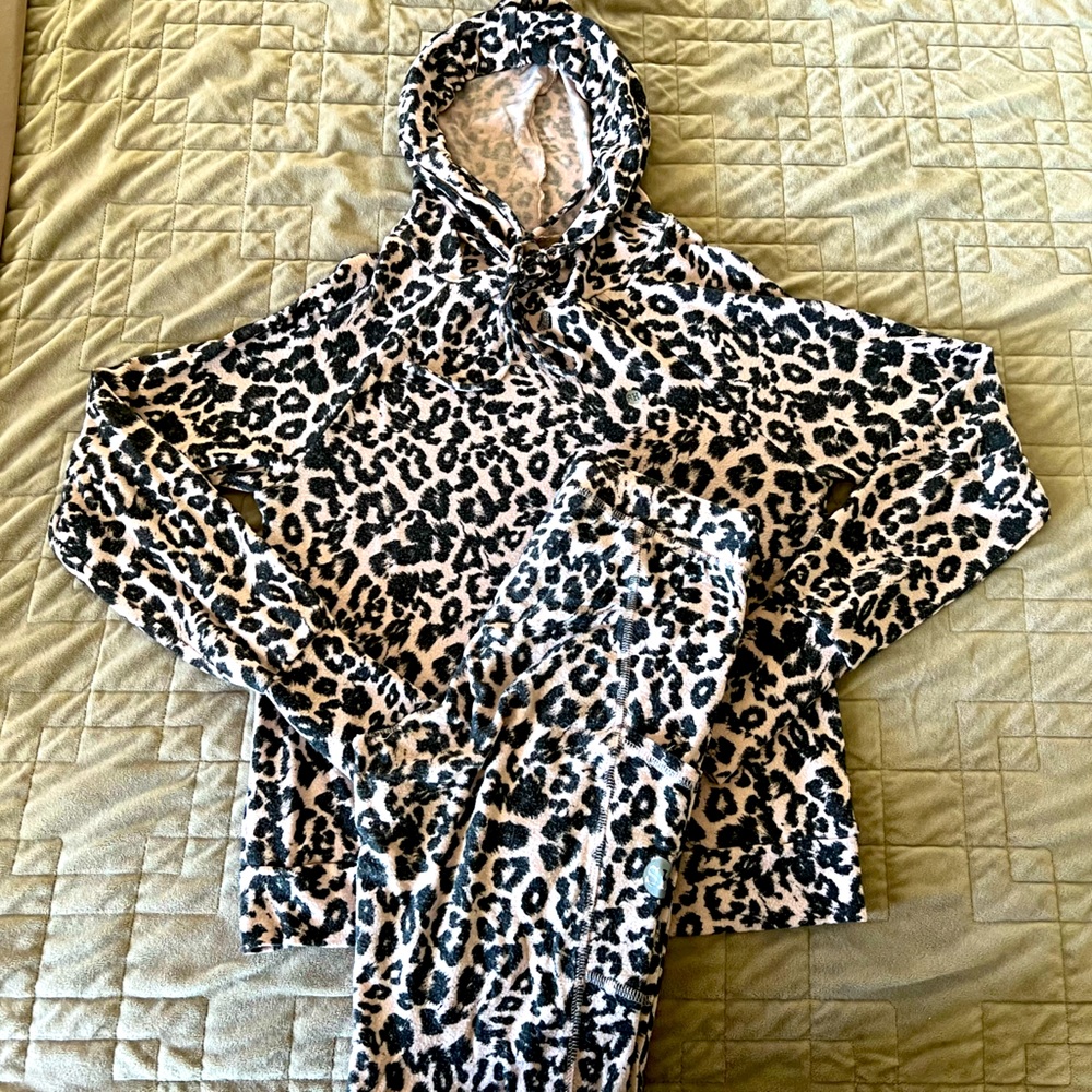 Cozy cute jogger set!